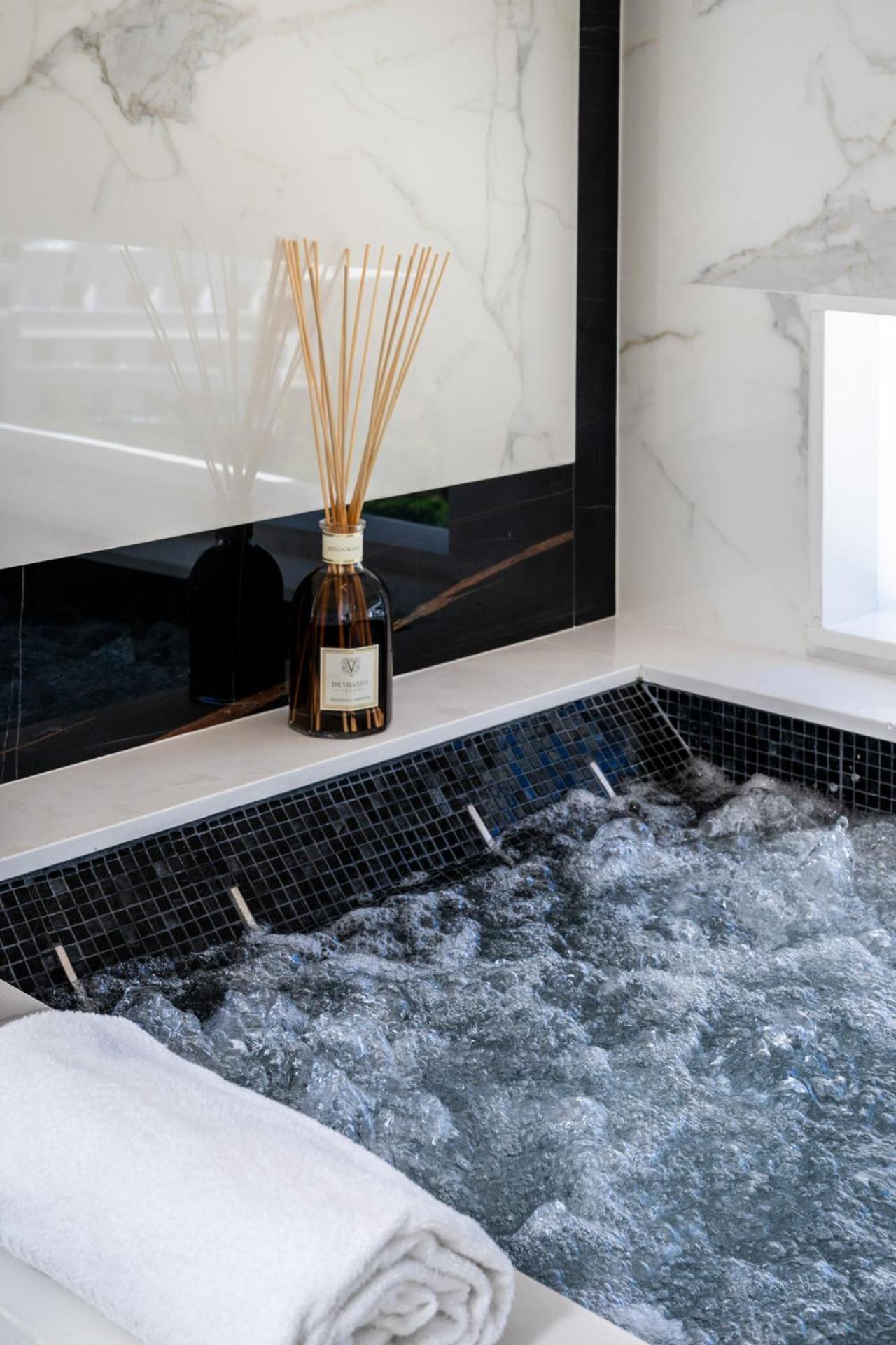 Gianlica Suites โปซิตาโน ภายนอก รูปภาพ